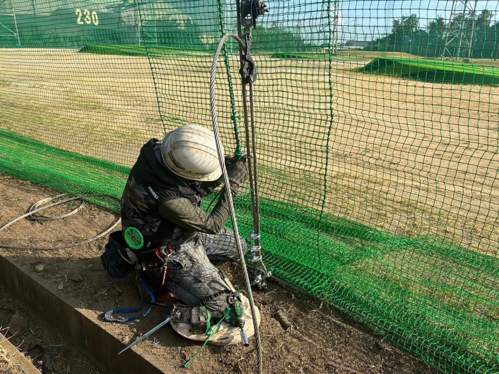 ネット張替及びワイヤー滑車交換工事