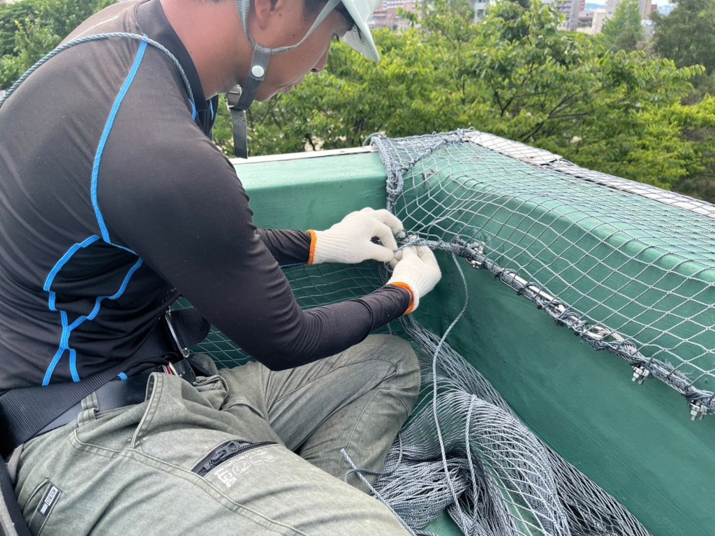 外壁剥落防止ネット設置工事