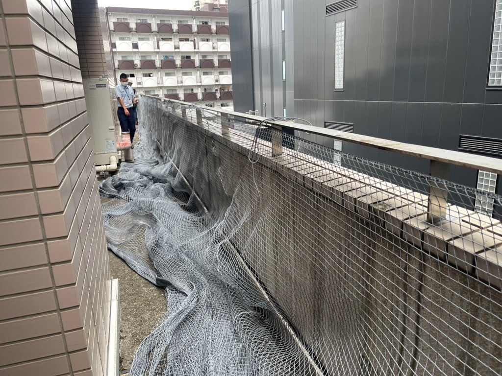 外壁剥落防止ネット設置工事