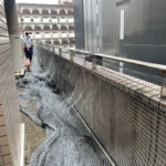 外壁剥落防止ネット設置工事
