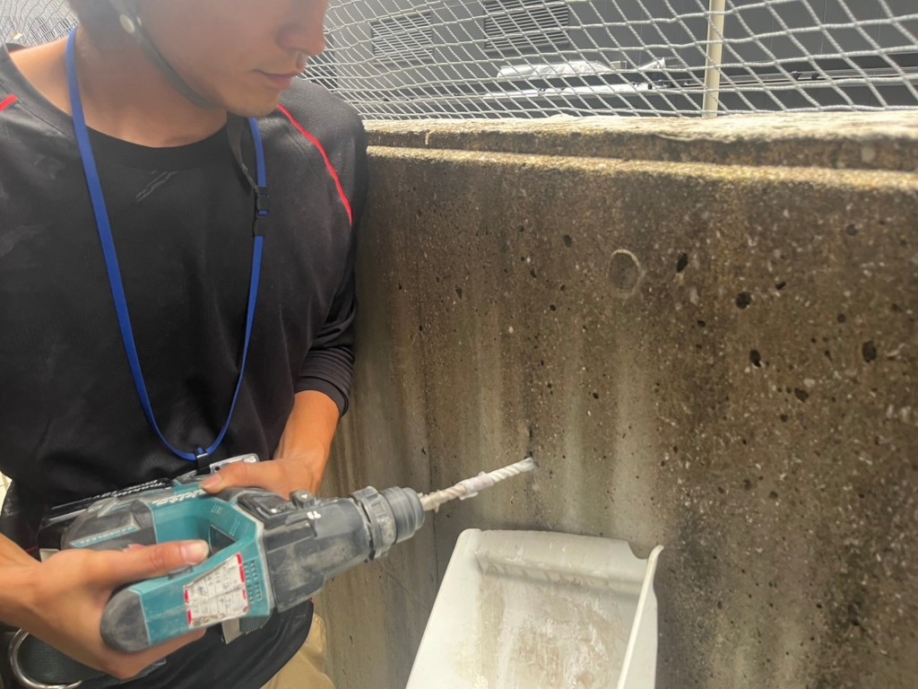 外壁剥落防止ネット設置工事