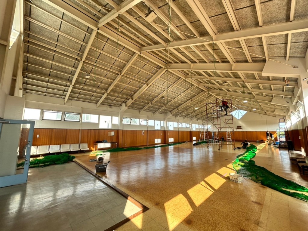 ソフトボール用室内練習場ネット設置工事