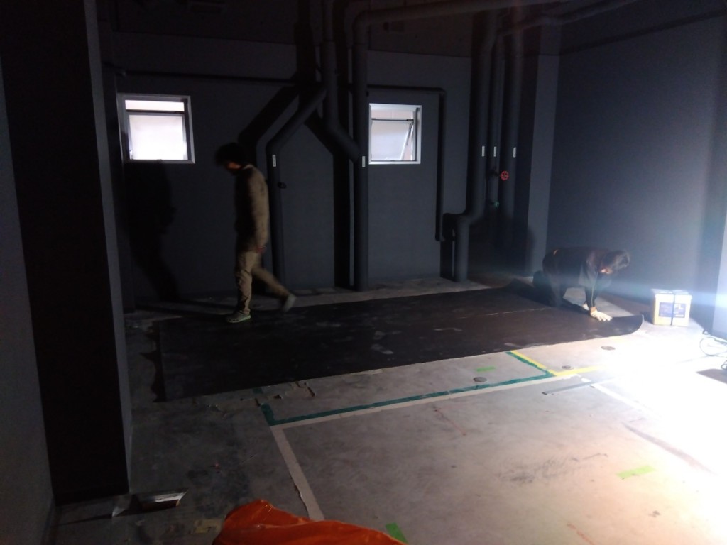 インドアゴルフネット・人工芝設置工事