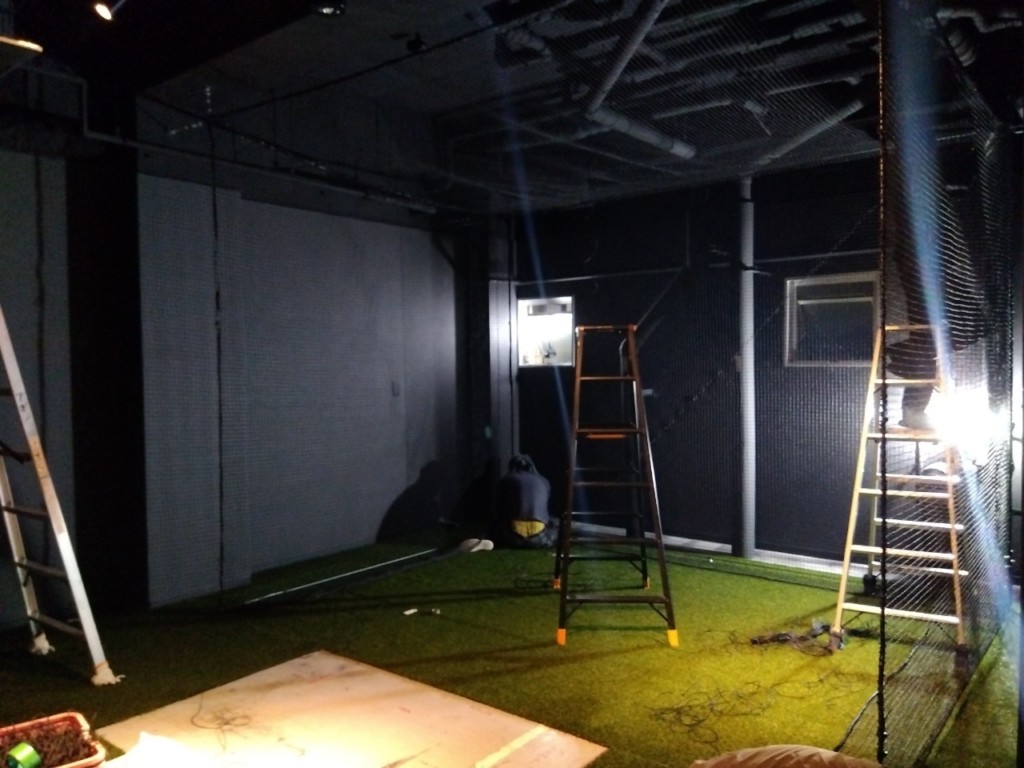 インドアゴルフネット・人工芝設置工事