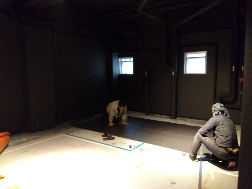 インドアゴルフネット・人工芝設置工事