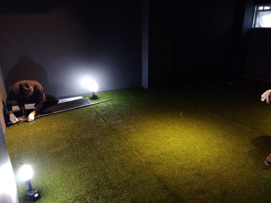 インドアゴルフネット・人工芝設置工事