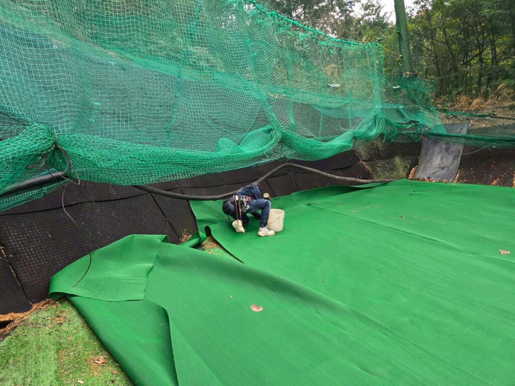 練習場人工芝貼り工事