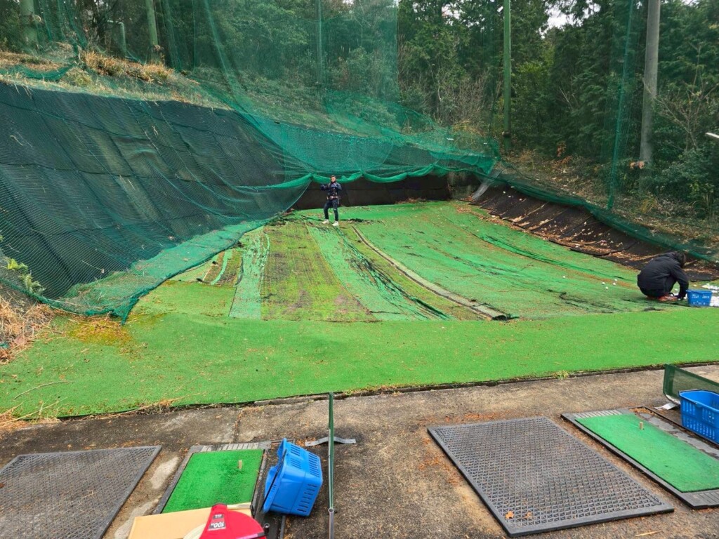 練習場人工芝貼り工事