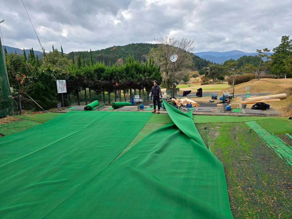 練習場人工芝貼り工事