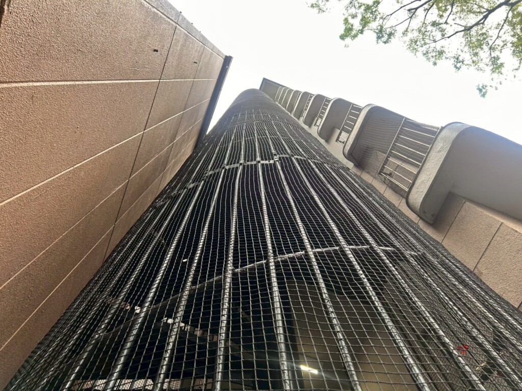 落下防止ネット設置工事